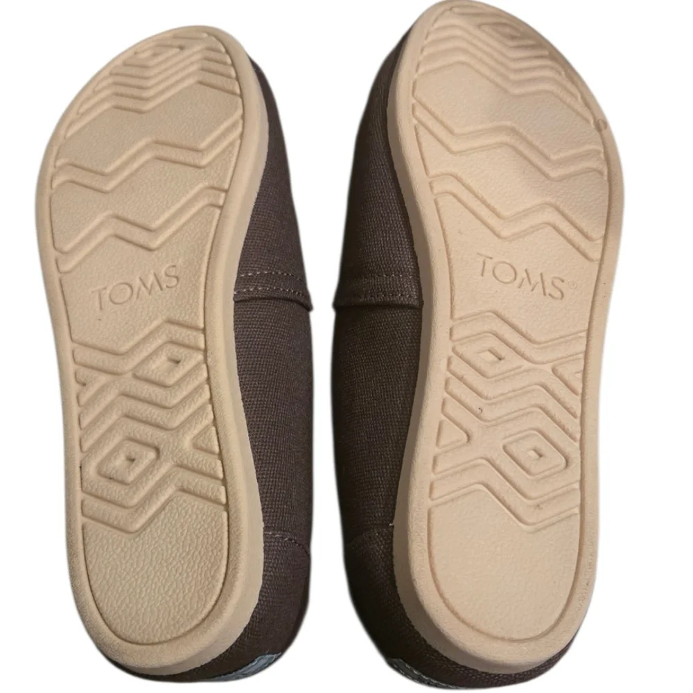 NWOT TOMS Brown Shoes Womens Sz 5